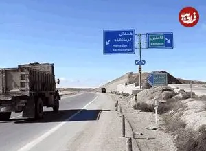 عکس| سفر به ایران قدیم؛ کامیون چپ‌شده در اثر سیلاب در جادۀ همدان؛ 92 سال قبل