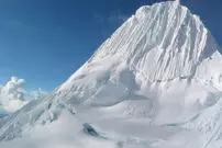 (عکس) تبریز برای نجات ۴ دانش‌آموز گمشده در برف بسیج شد