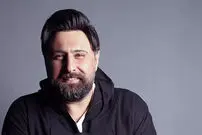 (ویدئو) ذوق‌زدگی آقای خواننده برای بازگشت معین به ایران 