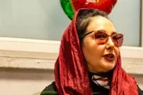 ببینید| سفر در زمان؛ «کتایون ریاحی» در حال آموزش نقاشی روی پارچه؛ سال 1400