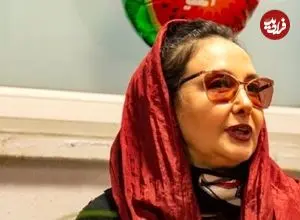 ببینید| سفر در زمان؛ «کتایون ریاحی» در حال آموزش نقاشی روی پارچه؛ سال 1400