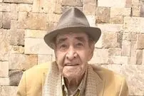 عکس| سفر زمان؛ ایرج خواجه امیری در حال اجرا در یک برنامه تلویزیونی؛ دهه 50