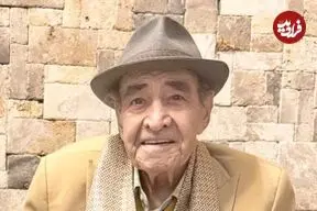 عکس| سفر زمان؛ ایرج خواجه امیری در حال اجرا در یک برنامه تلویزیونی؛ دهه 50
