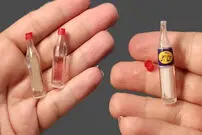 (ویدئو) ساخت کاردستی در خانه؛ نحوه درست کردن بطری شیشه ای مینیاتوری