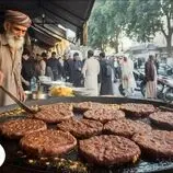 ببینید| غذای خیابانی در پاکستان؛ پخت چپلی کباب با 5 کیلو گوشت و تخم مرغ در پیشاور
