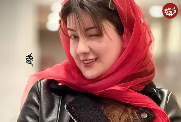 عکس| سفر زمان؛ تیپ و چهرۀ «مرجان متقی» (بازیگر سریال سوجان) در مراسم اکران یک فیلم