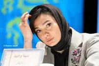 عکس| سفر زمان؛ «مینا وحید» 30 ساله با کلاه قاجاری در پشت‌صحنه «بانوی عمارت»