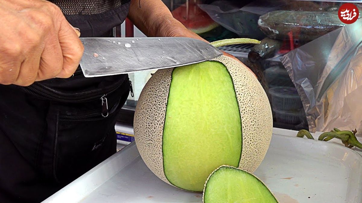 ببینید؛ برش زدن ماهرانه طالبی و آناناس به روش میوه فروش کره ای