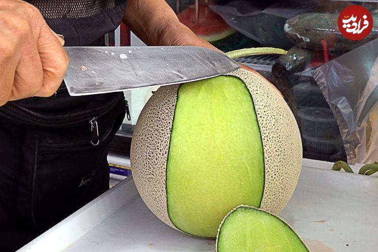 ببینید؛ برش زدن ماهرانه طالبی و آناناس به روش میوه فروش کره ای