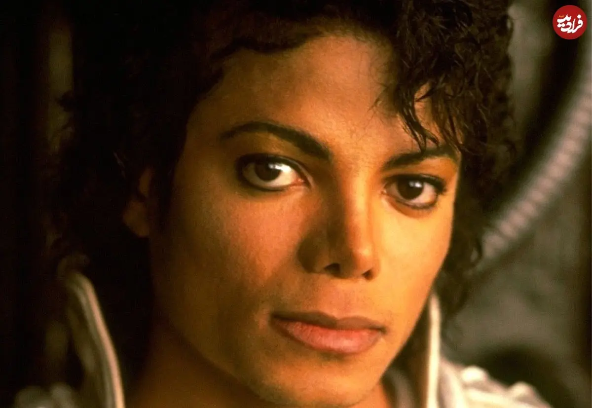 عکس| سفر در زمان؛ «مایکل جکسون» به همراه والدینش در مراسم گلدن گلوب؛ سال 1351