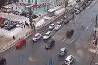 ( ویدیو) لحظه وحشتناک زیر گرفتن دو عابر پیاده توسط راننده پژو