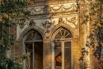 تصاویر؛ گچ‌بری‌های ظریف، کاشی‌های اروپایی، خانه‌ای به زیبایی تمام تاریخ