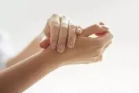 ظاهر ناخن‌ها خبر از چه بیماری‌هایی می‌دهند؟؛ این ۷ نشانه را جدی بگیرید