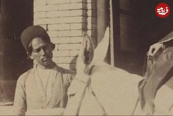 عکس| سفر زمان؛ تصویری از یک جوان ایرانی و همسر الاغ‌سوارش در حدود 145 سال قبل