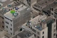 (عکس) پشت بام  فروشی؛ معاوضه با تیبا و پراید!