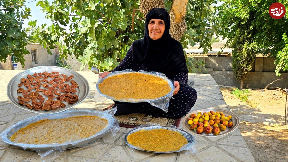 ببینید؛ غذای روستایی در ایران؛ برداشت انجیر و تهیه لواشک با آن به روش یک مادربزرگ