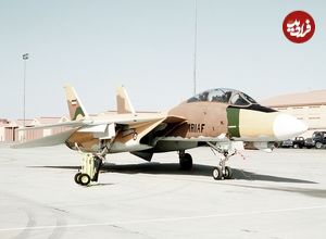 عکس؛ سفر در زمان؛ «جنگندۀ رهگیر F-14» در حال سوخت‌گیری از تانکر جمبوجت 747 نیروی هوایی ارتش ایران؛ دهه 50