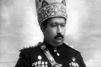 عکس؛ سفر در تاریخ؛ «محمدعلی شاه در حال گفتگو با درباریان؛ سال 1285