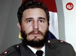 عکس| سفر در زمان؛ «فیدل کاسترو» در ۱۷ سالگی و در حال بسکتبال بازی کردن؛ سال 1321