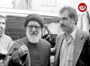 عکس| سفر به تاریخ؛ «آیت‌الله طالقانی» در حال جاری کردن عقد پسرش در کرمان؛ سال 51