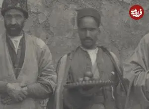 عکس| سفر زمان؛ «بازیگران اراکی و میمون‌شان» در دوران ناصرالدین شاه