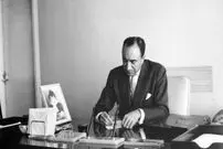 سفر در زمان؛ یادداشت‌های علم، دوشنبه ۳ اردیبهشت ۱۳۵۲