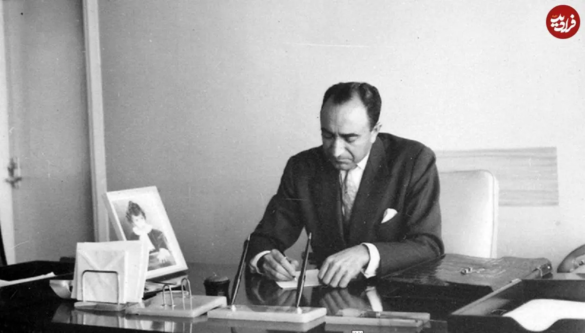 سفر در زمان؛ یادداشت‌های علم، دوشنبه ۳ اردیبهشت ۱۳۵۲