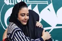 عکس| سفر زمان؛ «مریلا زارعی و آناهیتا همتی» در پشت‌صحنه »دبیرستان خضرا»؛ 30 سال قبل