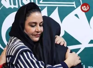عکس| سفر زمان؛ «مریلا زارعی و آناهیتا همتی» در پشت‌صحنه »دبیرستان خضرا»؛ 30 سال قبل