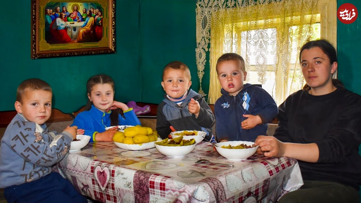 ببینید؛ غذای روستایی در اوکراین؛ تهیه پنیر و پخت خوراک با گوشت و سیب زمینی