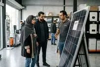 صفر تا ۱۰۰ خرید تجهیزات برق خورشیدی و راه‌اندازی نیروگاه خانگی