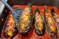 ببینید؛ طرز تهیه دلمه بادمجان با مرغ و فلفل توسط آشپز ماهر ایتالیایی