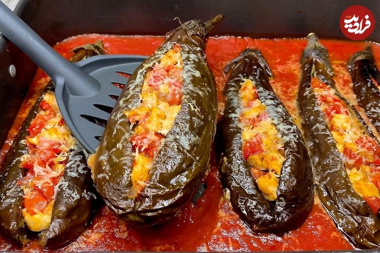 ببینید؛ طرز تهیه دلمه بادمجان با مرغ و فلفل توسط آشپز ماهر ایتالیایی