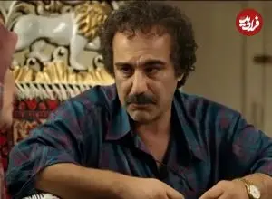 عکس| سفر زمان؛ چهرۀ «نقی معمولی» در 28 سالگی در پشت‌صحنه یک تئاتر؛ سال 82