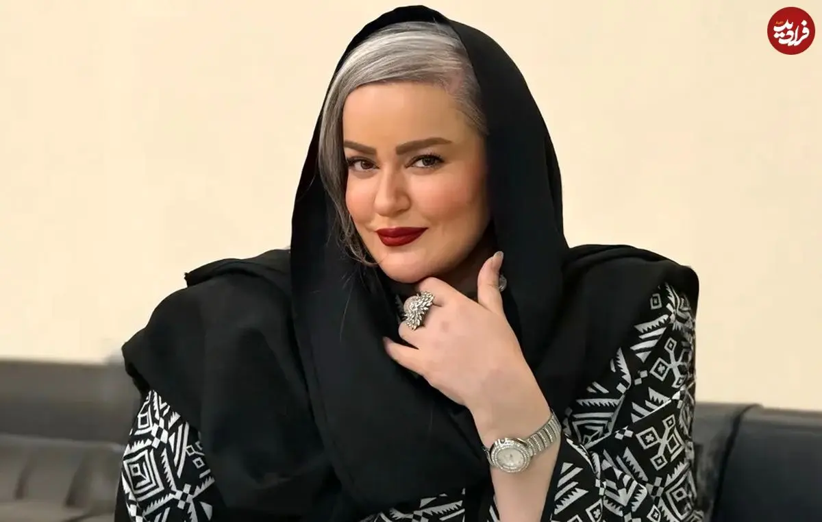 عکس| سفر زمان؛ عکس یادگاری «نعیمه نظام دوست» با چادر حرم امام رضا (ع)؛ سال 96