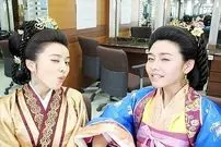 عکس| سفر زمان؛ عکس یادگاری «سوسانو و سولان» بعد از خرید لباس؛ 16 سال بعد از سریال «جومونگ»