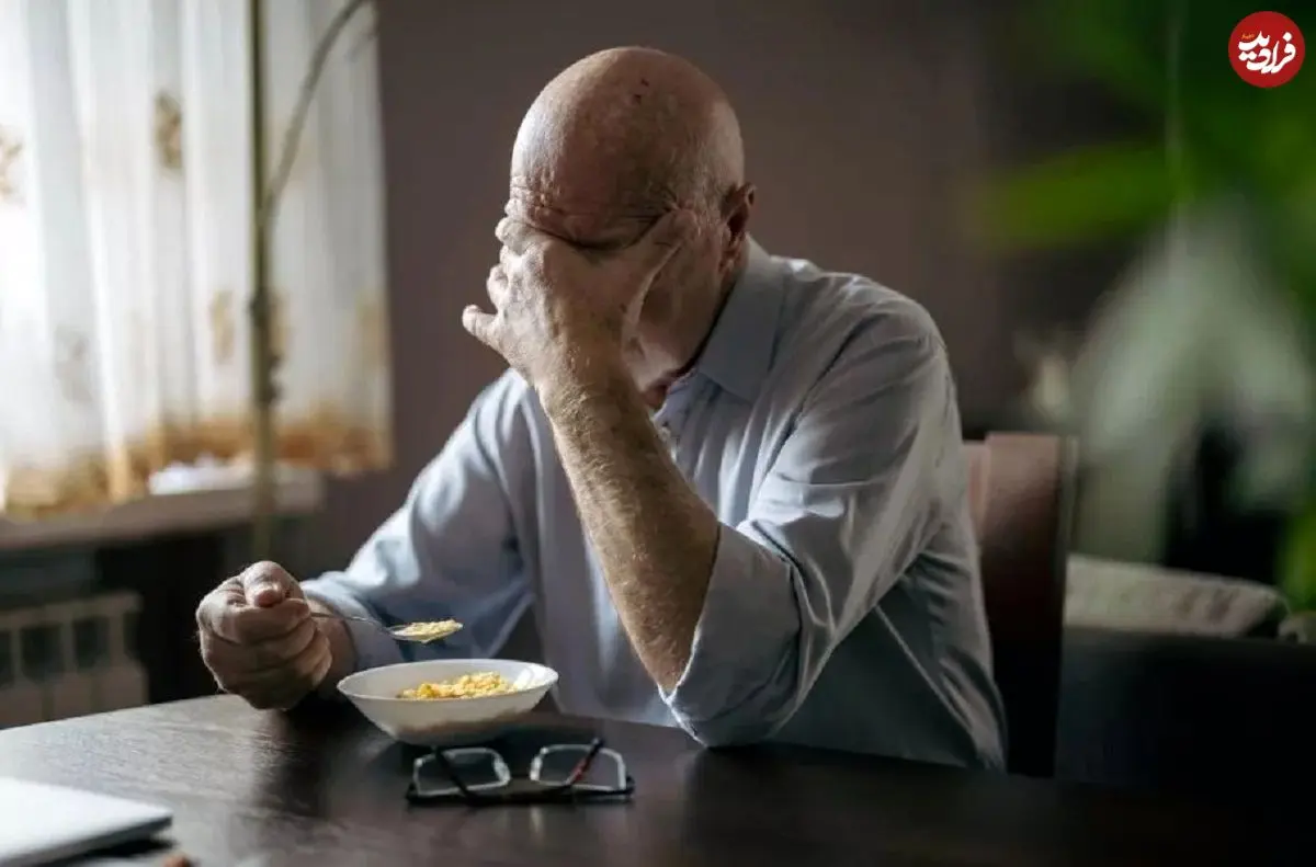 پژوهش جدید: تنها غذاخوردن می‌تواند برای افراد مسن خطرناک باشد