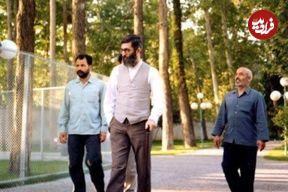 عکس؛ سفر به تاریخ؛ «رهبر انقلاب» با لباس محلی در سیستان و بلوچستان؛ دهۀ 1360