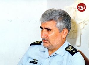 عکس؛ سفر در زمان؛ «سرتیپ ستاری روی عرشه کشتی در کنار رهبر انقلاب»؛ اواخر دهه 60