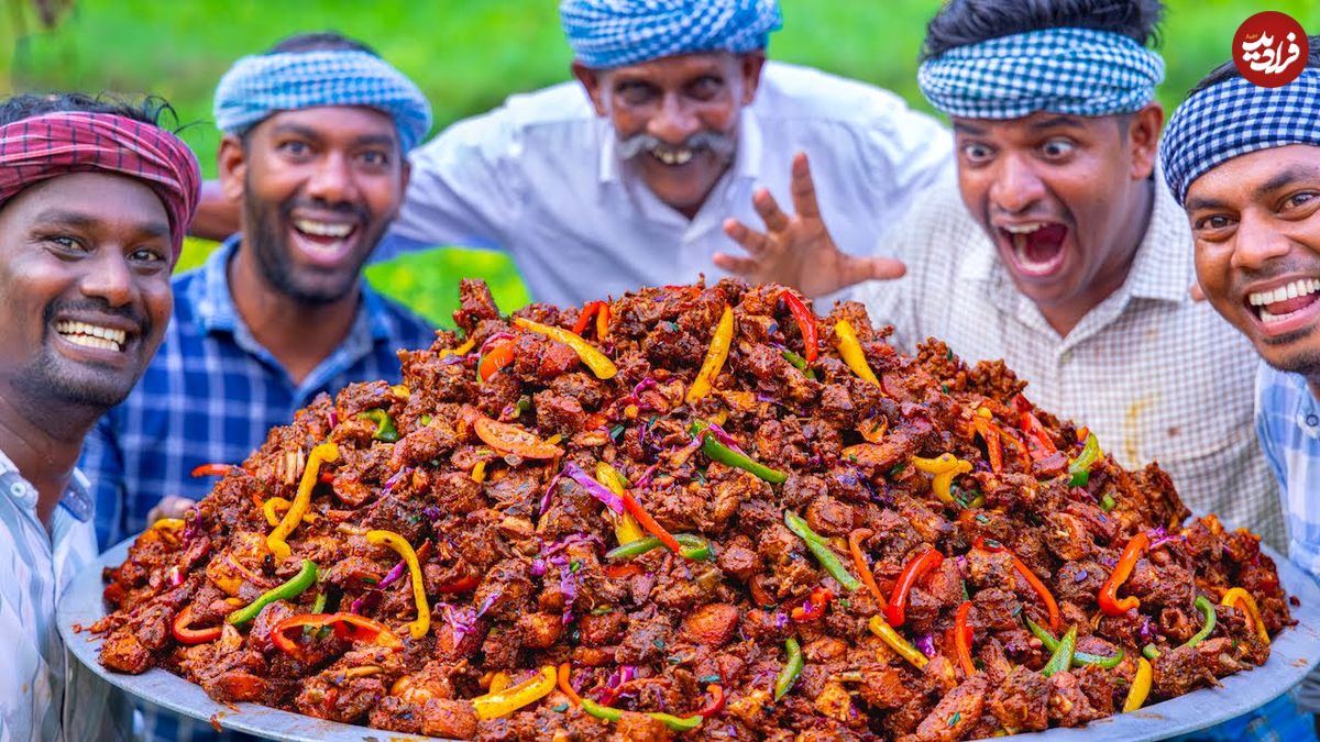 ببینید؛ غذای روستایی در هند؛ پخت یک غذای سنتی با مرغ، سیر و فلفل