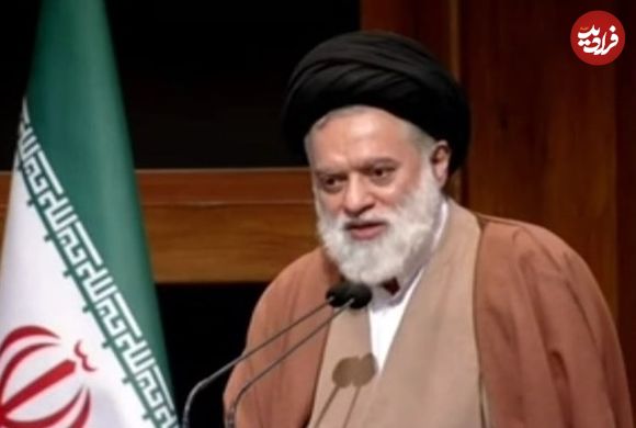 عکس؛ سفر به تاریخ؛ «سید مصطفی خامنه‌ای، فرزند ارشد رهبر انقلاب» در نوجوانی در کنار پدر