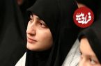 عکس؛ سفر در زمان؛ «همسر و دختر سردار سلیمانی» در حال گفتگو با رهبر انقلاب»؛ سال 1402