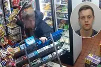 ببینید | حمله وحشیانه با قمه به دو مشتری در فروشگاه