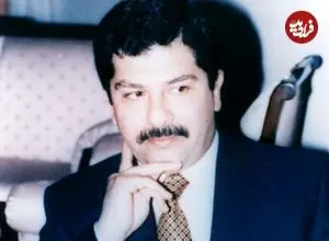 عکس| سفر در زمان؛ «عدی و قصی صدام حسین» در حال بازدید از یک کارخانه در بغداد؛ سال 1374