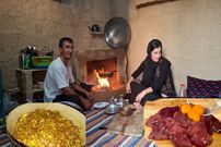 ببینید؛ غذای روستایی در ایران؛ پخت یک غذای سنتی با جگر مرغ و تخم مرغ