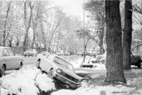 عکس؛ سفر در زمان؛ برف سنگین تهران در سیزدهم آذر ۶۲ سال پیش