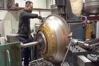 (ویدئو) دیگ های غول پیکر پخت سوپ چگونه در کارخانه تولید می شوند؟