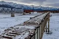 ببینید؛ سقوط مرگبار یک‌ کامیون از روی پل در روسیه