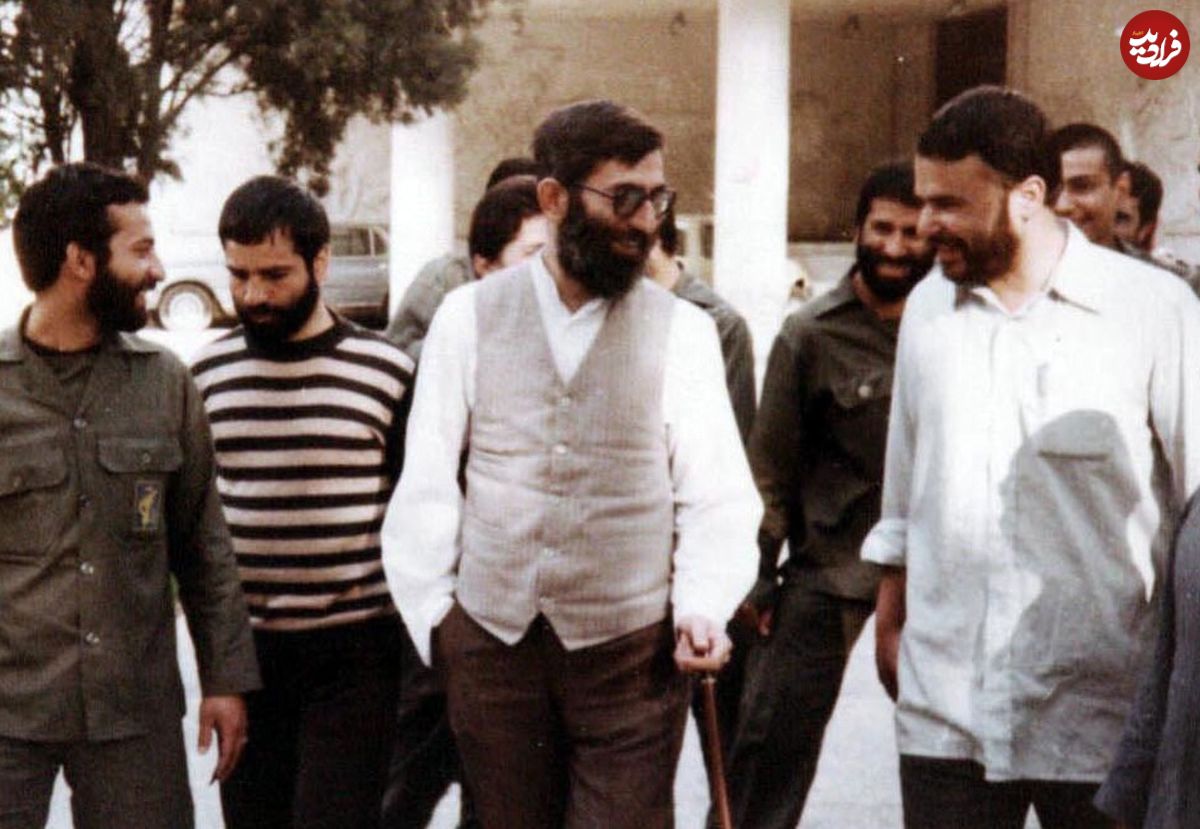 عکس؛ سفر به تاریخ؛ «رهبر انقلاب» در 23 سالگی در کنار برادرانشان «سید محمد و سید هادی»