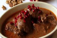 ( ویدئو) واکنش جالب یک خارجی به خورشت فسنجان